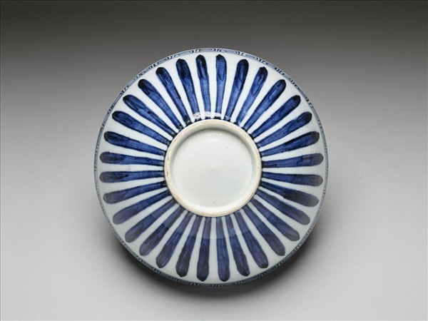 青花花卉紋蓮子碗