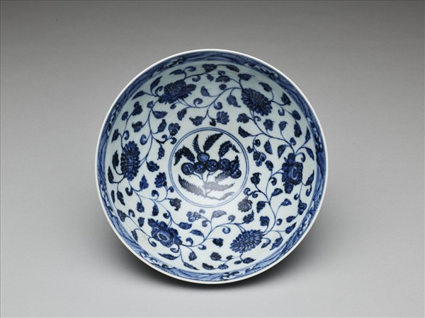 青花花卉紋蓮子碗
