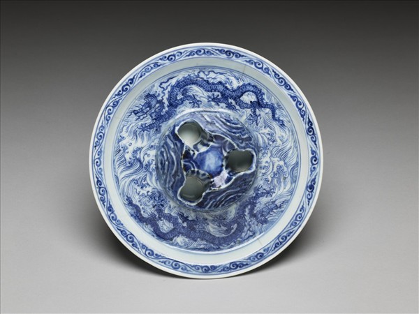 青花波濤龍紋爵托盤