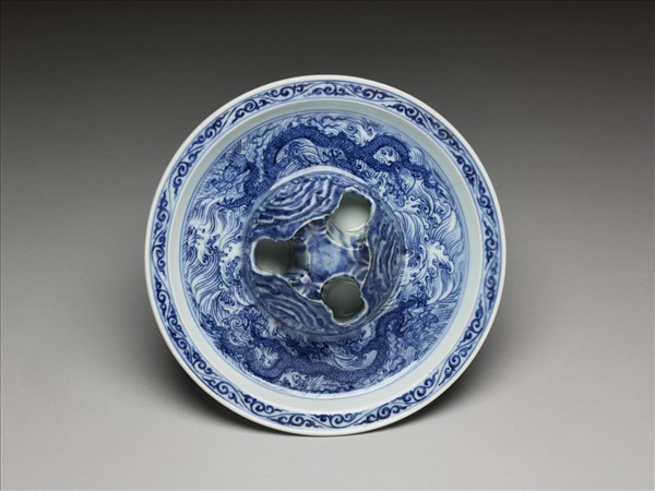青花波濤龍紋爵托盤