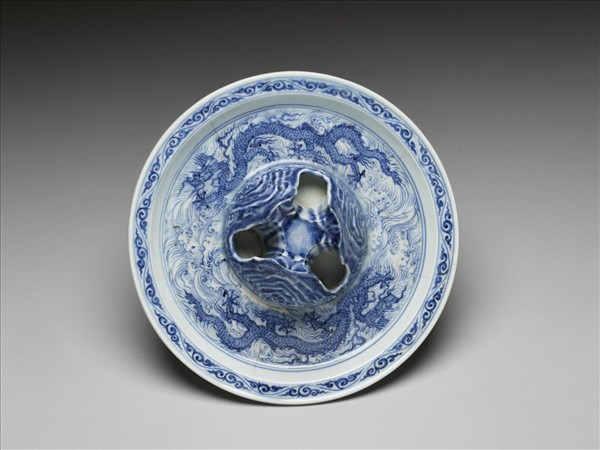青花波濤龍紋爵托盤