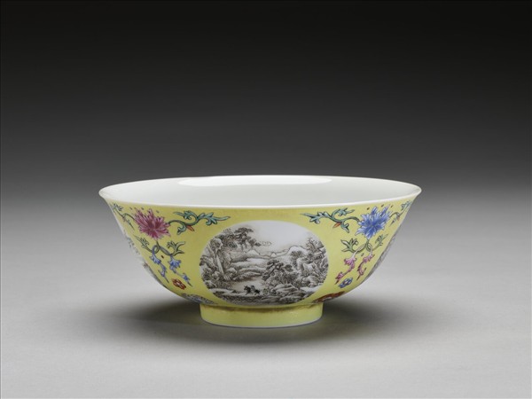 琺瑯彩黃地開光四季山水圖碗