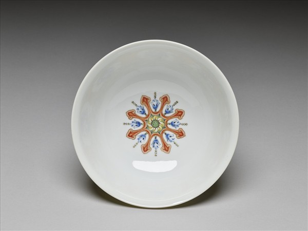 琺瑯彩黃地開光四季山水圖碗