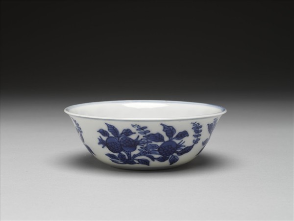 青花花果紋碗