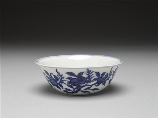 青花花果紋碗