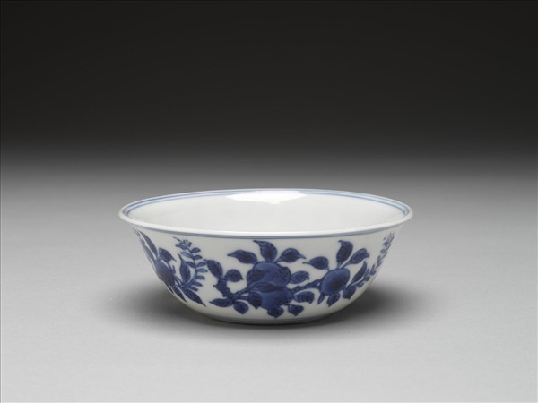 青花花果紋碗