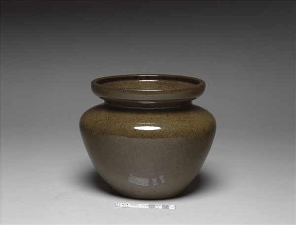 茶葉末釉盤口罐