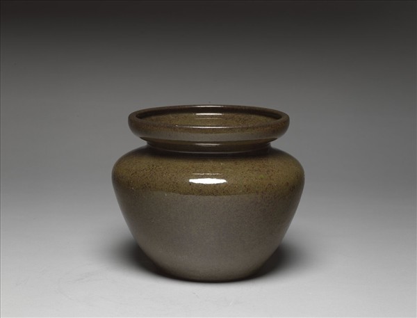 茶葉末釉盤口罐