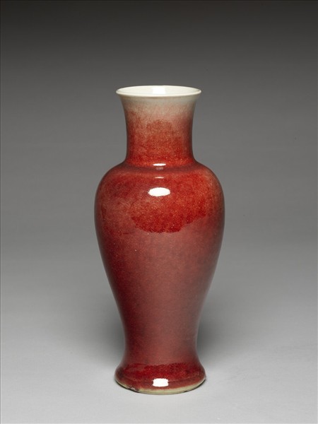 寶石紅釉觀音瓶