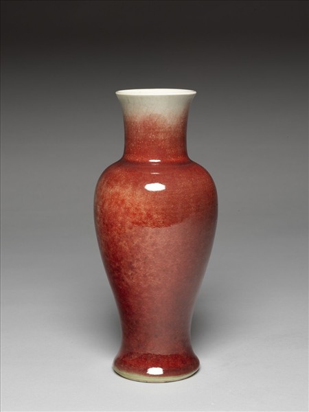 寶石紅釉觀音瓶