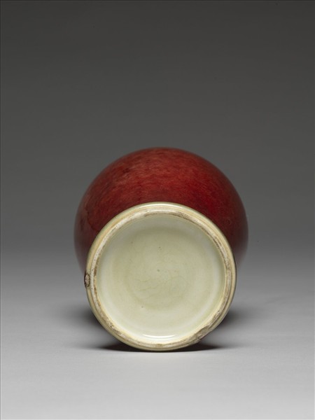 寶石紅釉觀音瓶