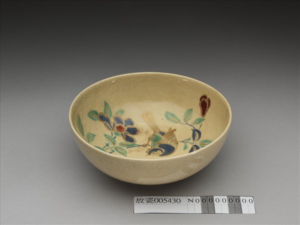 飴釉五彩花鳥紋碗