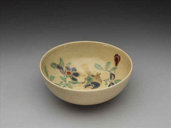 飴釉五彩花鳥紋碗