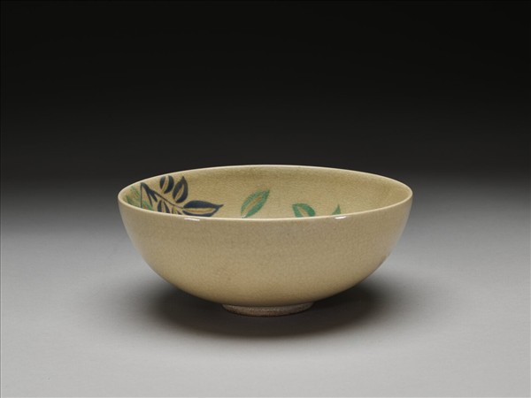 飴釉五彩花鳥紋碗