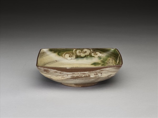 釉下黑彩龍紋長方盤