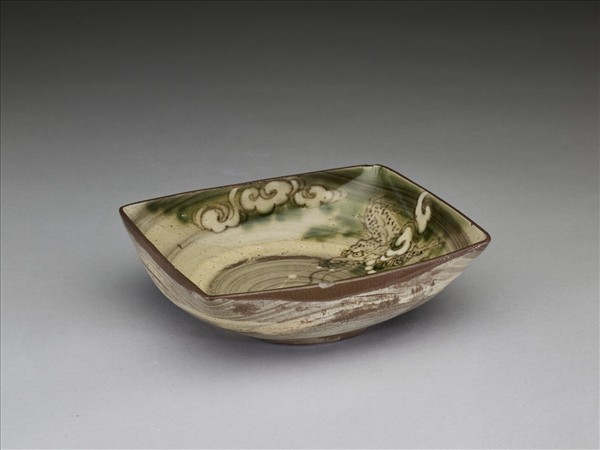 釉下黑彩龍紋長方盤