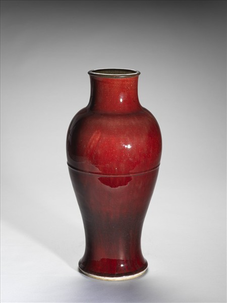 寶石紅釉觀音瓶