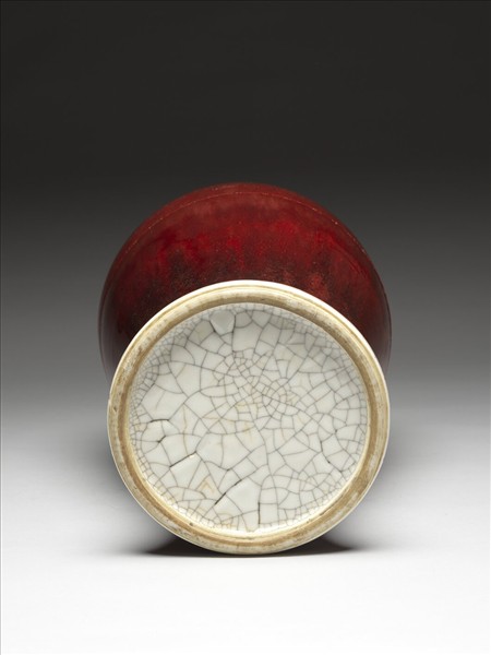 寶石紅釉觀音瓶