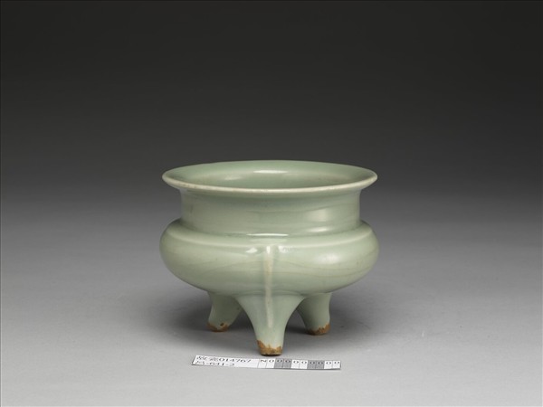 龍泉窯 青瓷三足鬲式爐