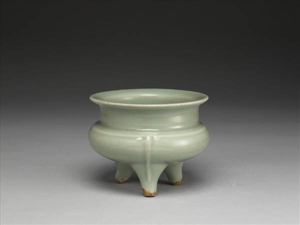 龍泉窯 青瓷三足鬲式爐