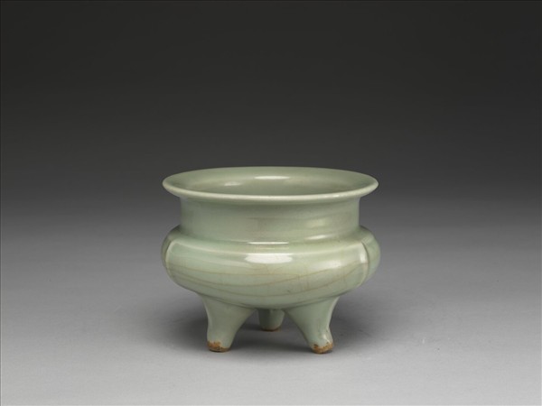 龍泉窯 青瓷三足鬲式爐