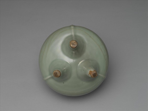 龍泉窯 青瓷三足鬲式爐