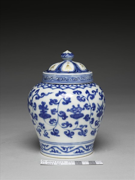 青花番蓮八寶紋蓋罐