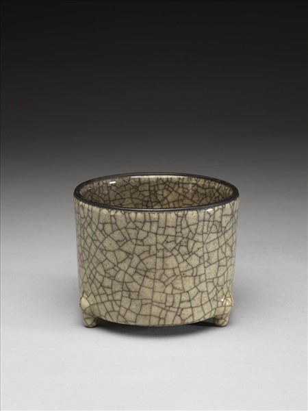 仿哥窯 筒式三足爐