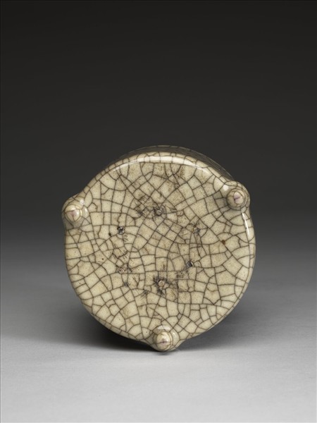 仿哥窯 筒式三足爐