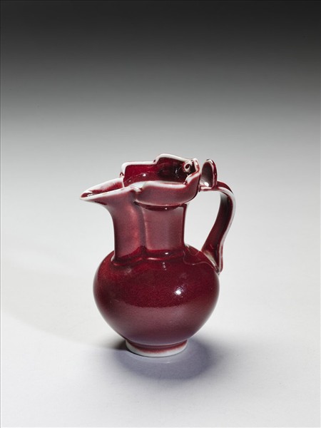 寶石紅釉僧帽壺