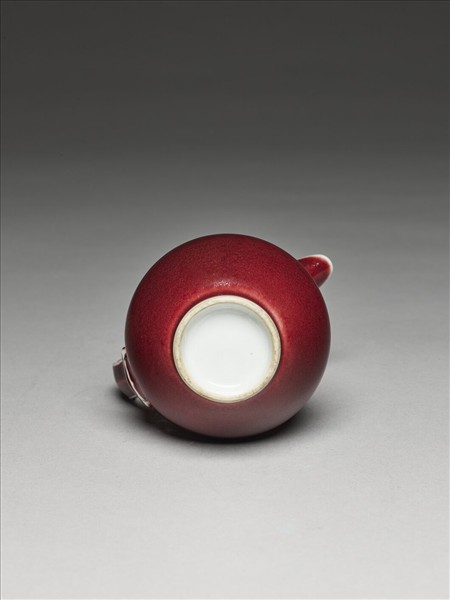 寶石紅釉僧帽壺