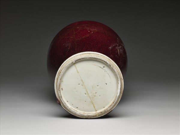 寶石紅釉觀音瓶