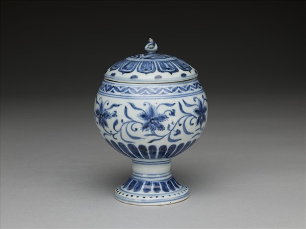 青花纏枝花卉紋豆