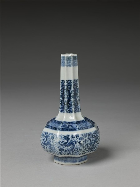 青花龍鳳紋八稜瓶