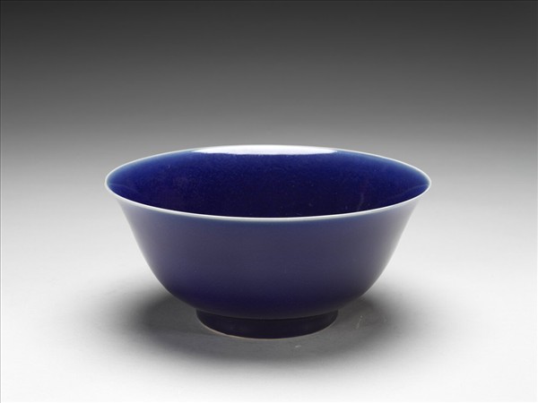 霽青釉雙龍紋碗