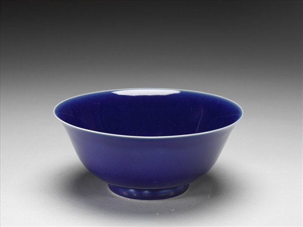 霽青暗花雙龍青碗