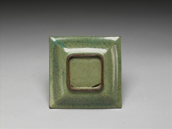 綠釉方碟