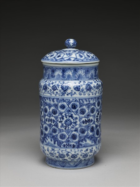 青花波濤番蓮紋蓋罐