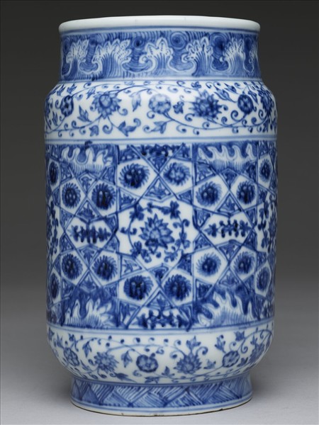 青花波濤番蓮紋蓋罐