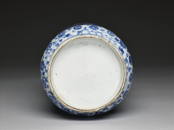 青花波濤番蓮紋蓋罐