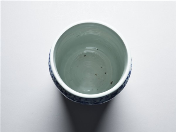 青花波濤番蓮紋蓋罐