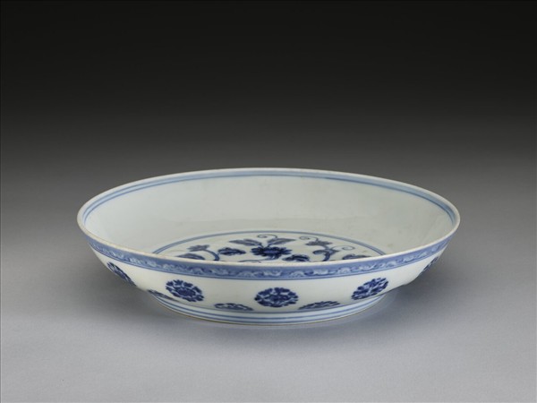 青花四季團花果紋盤