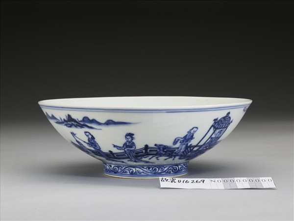 青花三友仕女夜遊圖碗