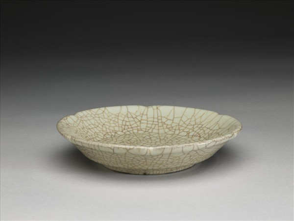 哥窯 青瓷葵口碟