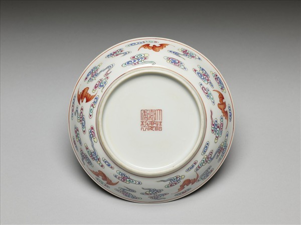 粉彩番蓮紋碟