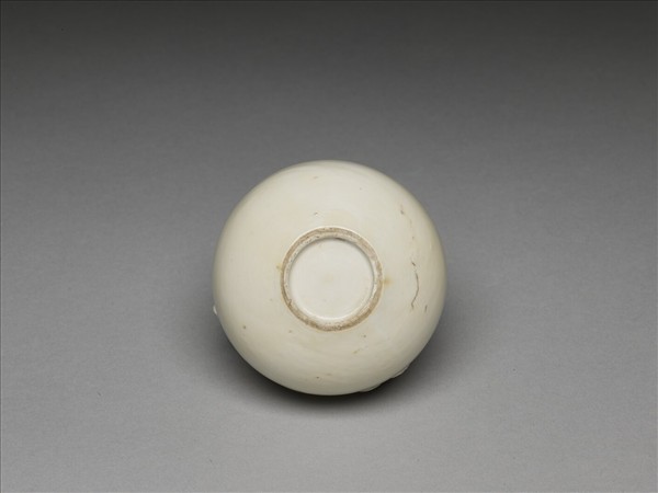 白瓷雙螭紋水盂