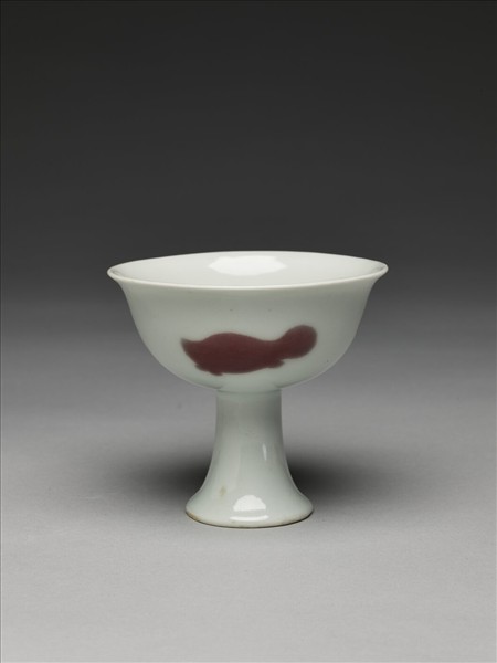 釉裡紅三魚紋高足杯