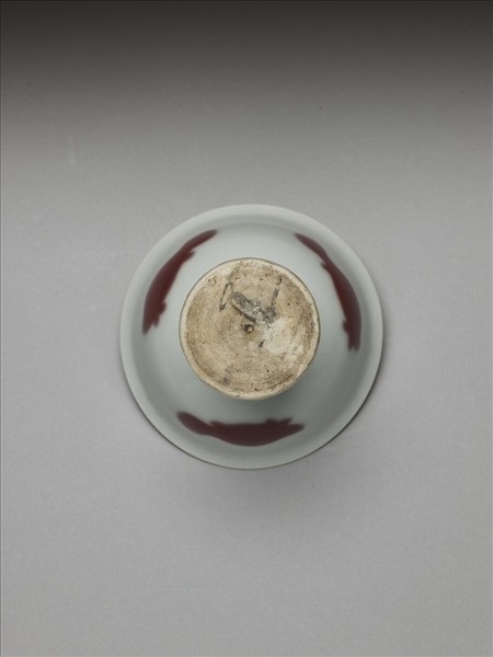 釉裡紅三魚紋高足杯