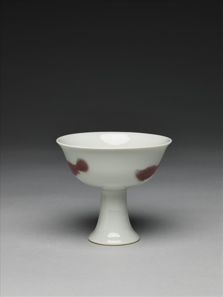 釉裡紅三魚紋高足杯