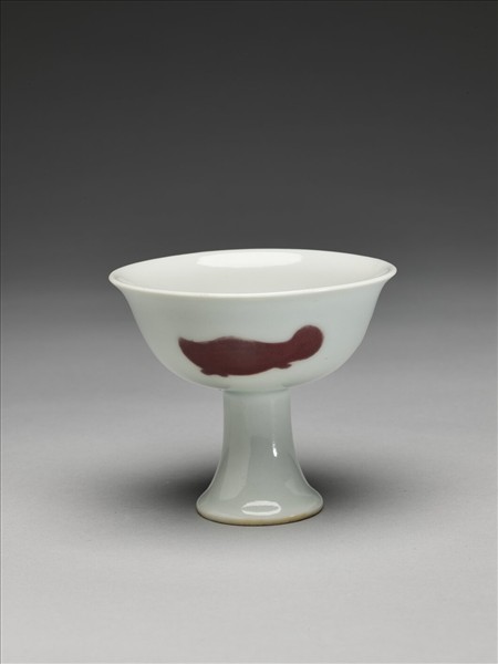 釉裡紅三魚紋高足杯